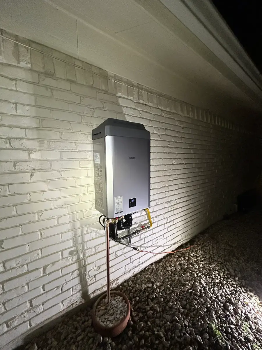 Rinnai Tankless: Outdoor Install