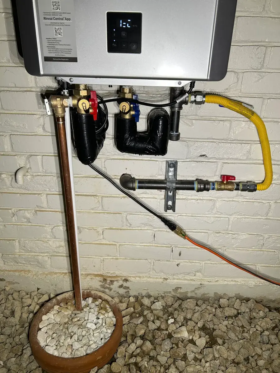 Rinnai Tankless: Connection Detail